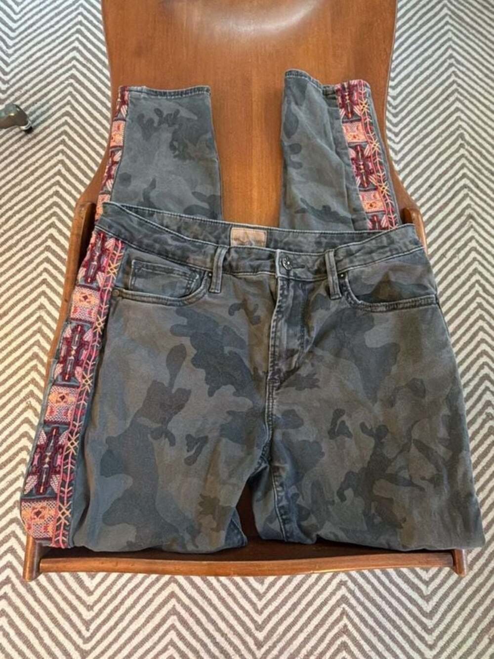 Driftwood Jackie Embroidered Camouflage Skinny Ankle Pants size 27